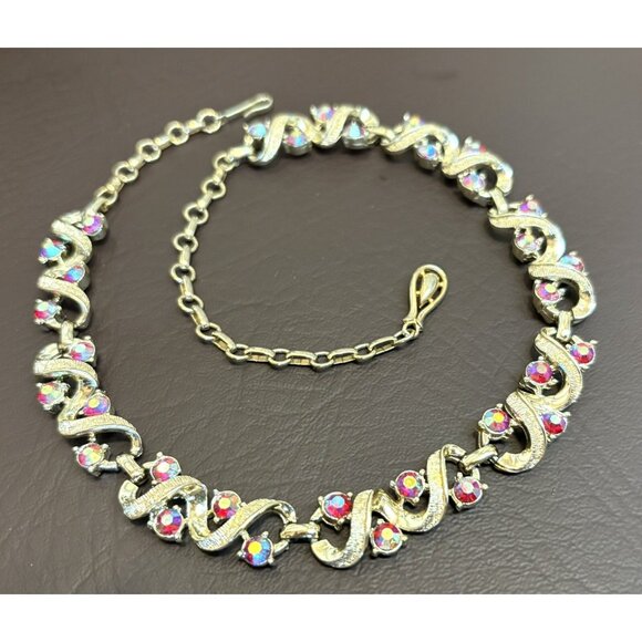 Gorgeous Vintage Signed Coro Gold Tone Red AB Rhinestone Leaf Choker Necklace - Picture 4 of 11